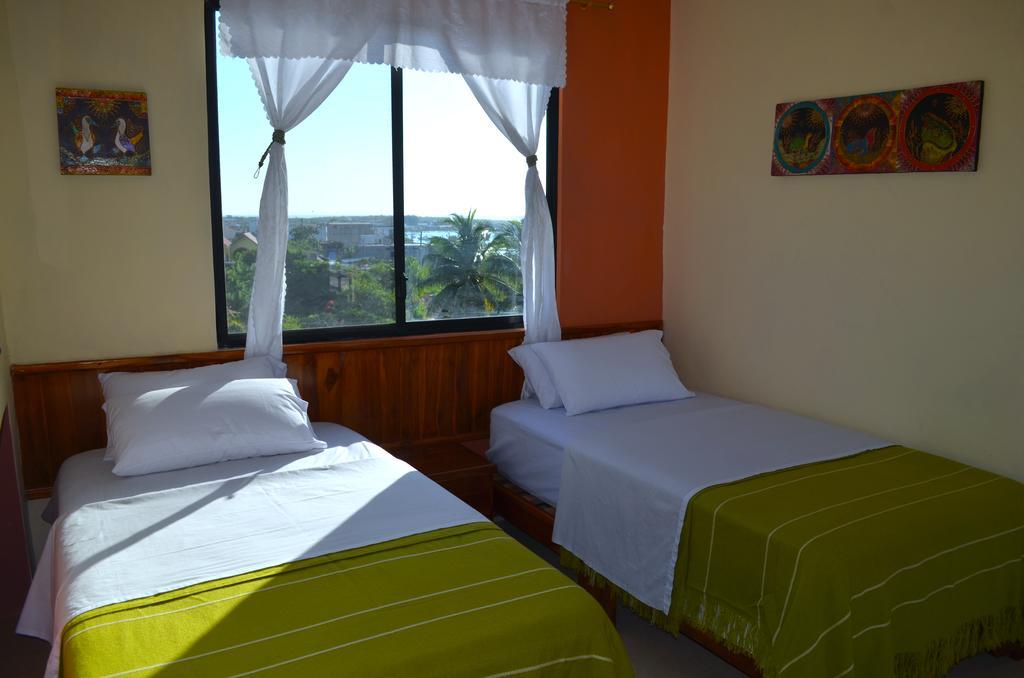 Dolphin House Hotel Puerto Baquerizo Moreno Exterior foto